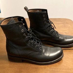 Frye Veronica Combat boot sz11